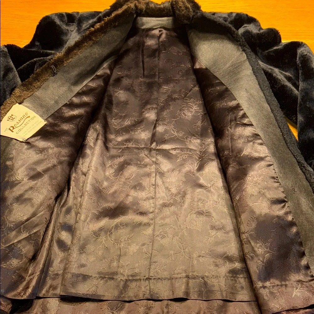 Cozy Black Teddy Jacket with Plush Texture